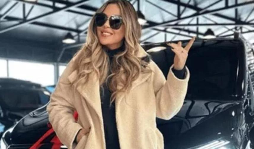 Aslı Hünel'in dudak uçuklatan yeni yıl hediyesi!