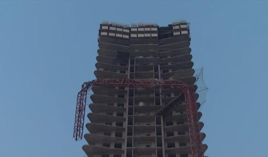 İzmir'de inşaat vincinin devrildiği kazada ölü sayısı 6'ya yükseldi