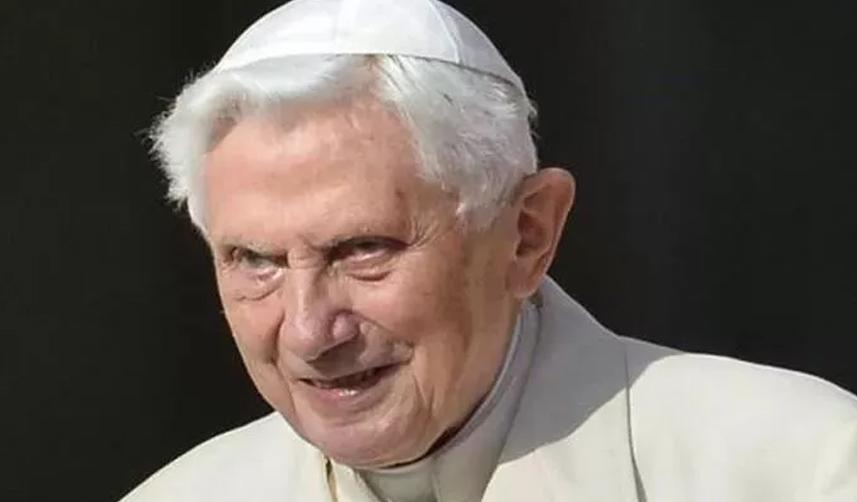 Eski Papa 16. Benedict hayatını kaybetti!