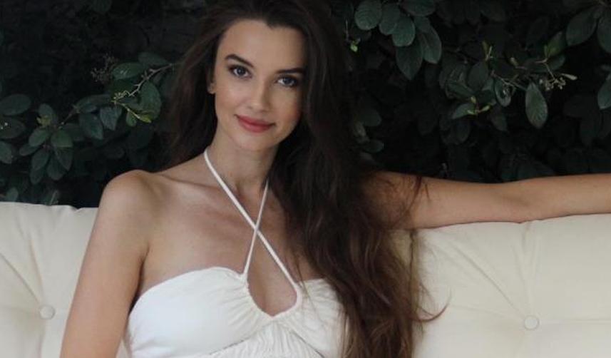 Leyla Lydia Tuğutlu karnı burnunda pozunu paylaştı