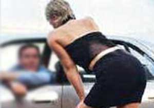 G8 zirvesine fahişe çağırmışlar