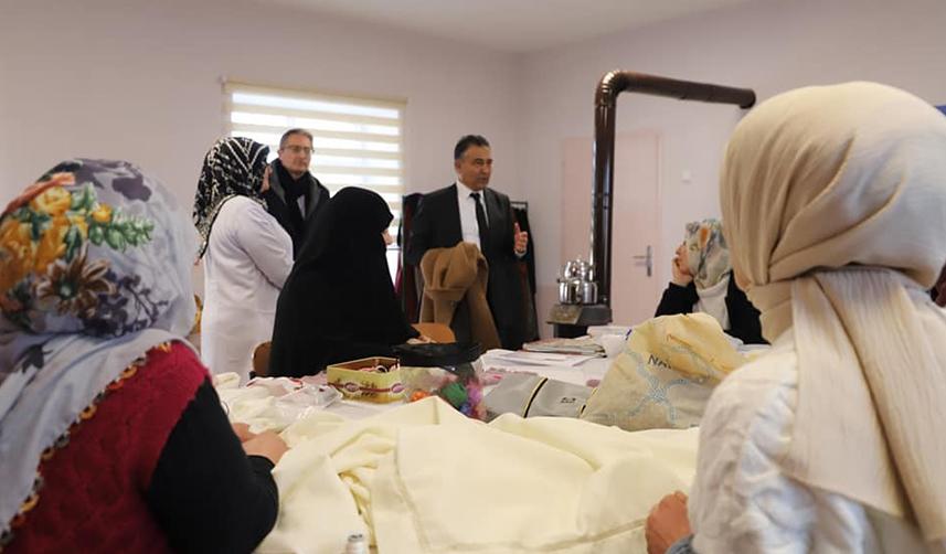 Bayburtlu kadınlar Köy Yaşam Merkezlerinde hem öğreniyor hem gelir elde ediyor