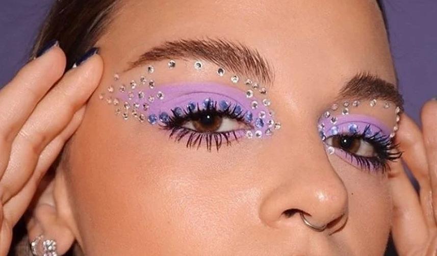 Herkesin Nasıl Yaptığınızı Merak Edeceği 2023'ün Trendi 10 Parti Makyajı