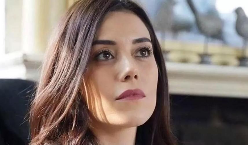 Cansu Dere'den korkutan haber! Hastaneye kaldırıldı