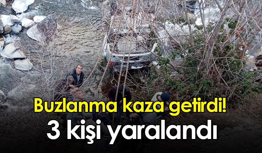 Artvin'de buzlanma kaza getirdi! 3 yaralı