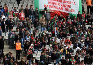 Diyarbakır taraftarı sahaya indi