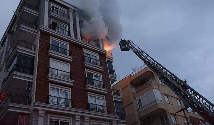 Antalya'da anneannesi ve teyzesini eve kilitleyip yangın çıkardı