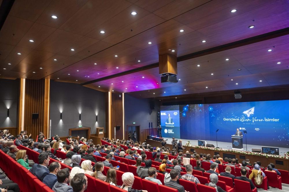 Cumhurbaşkanlığı İletişim Başkanı Altun, "Gençlere İlham Veren İsimler" programında konuştu: