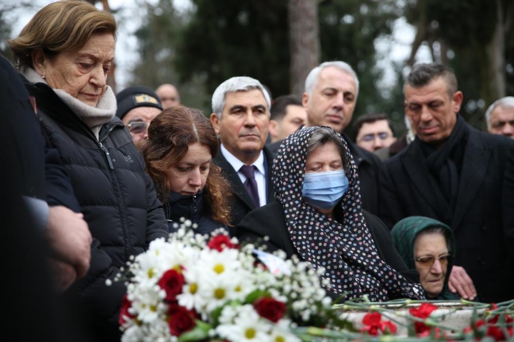 Şehit Emniyet Müdürü Ali Gaffar Okkan mezarı başında anıldı