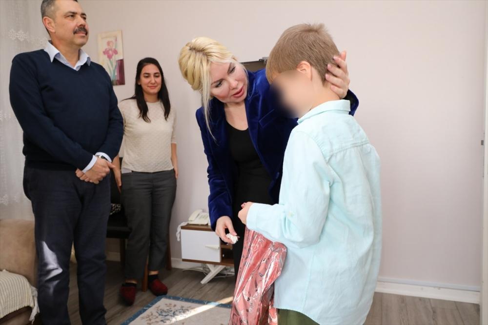 Bursa'da çöp evde bulunan çocuk, Antalya'da devletin şefkatli kollarında büyüyor