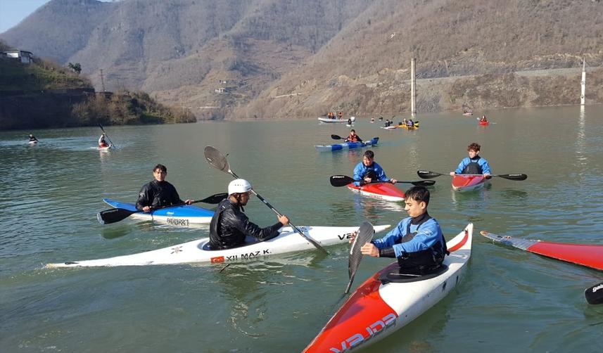 Artvin'de su sporları şenliği düzenlendi