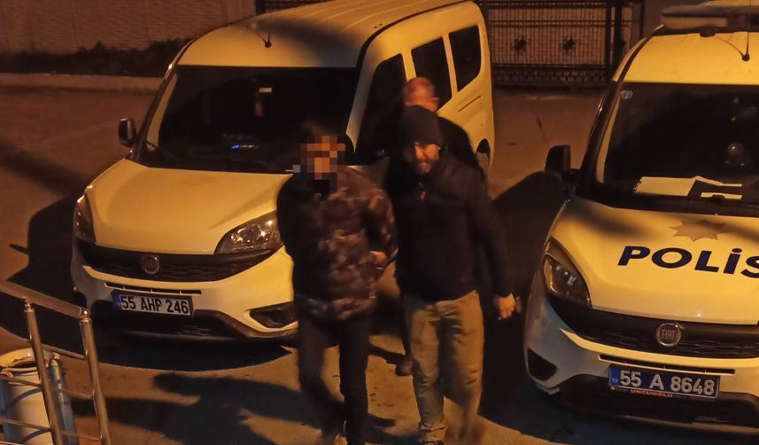 Samsun'da durdurulan araçtan bıçak ve uyuşturucu çıktı