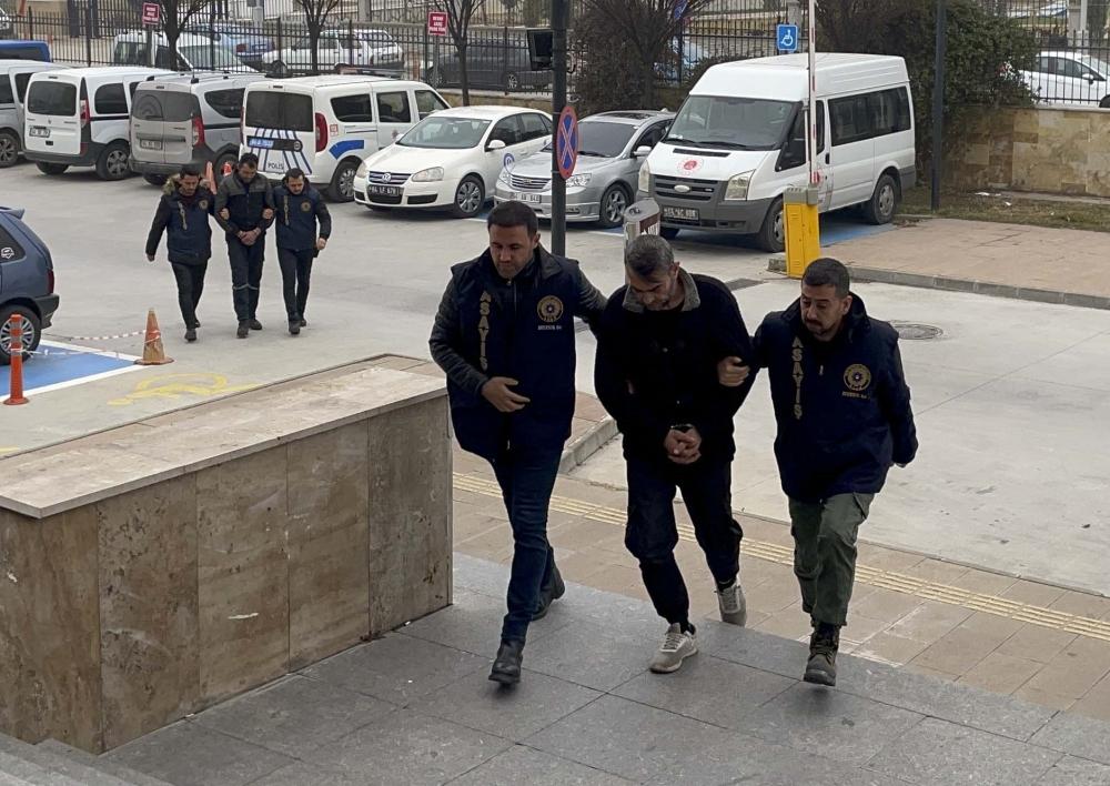 Uşak'ta doğal gaz kutularından bakır parça çalan 2 şüpheli tutuklandı