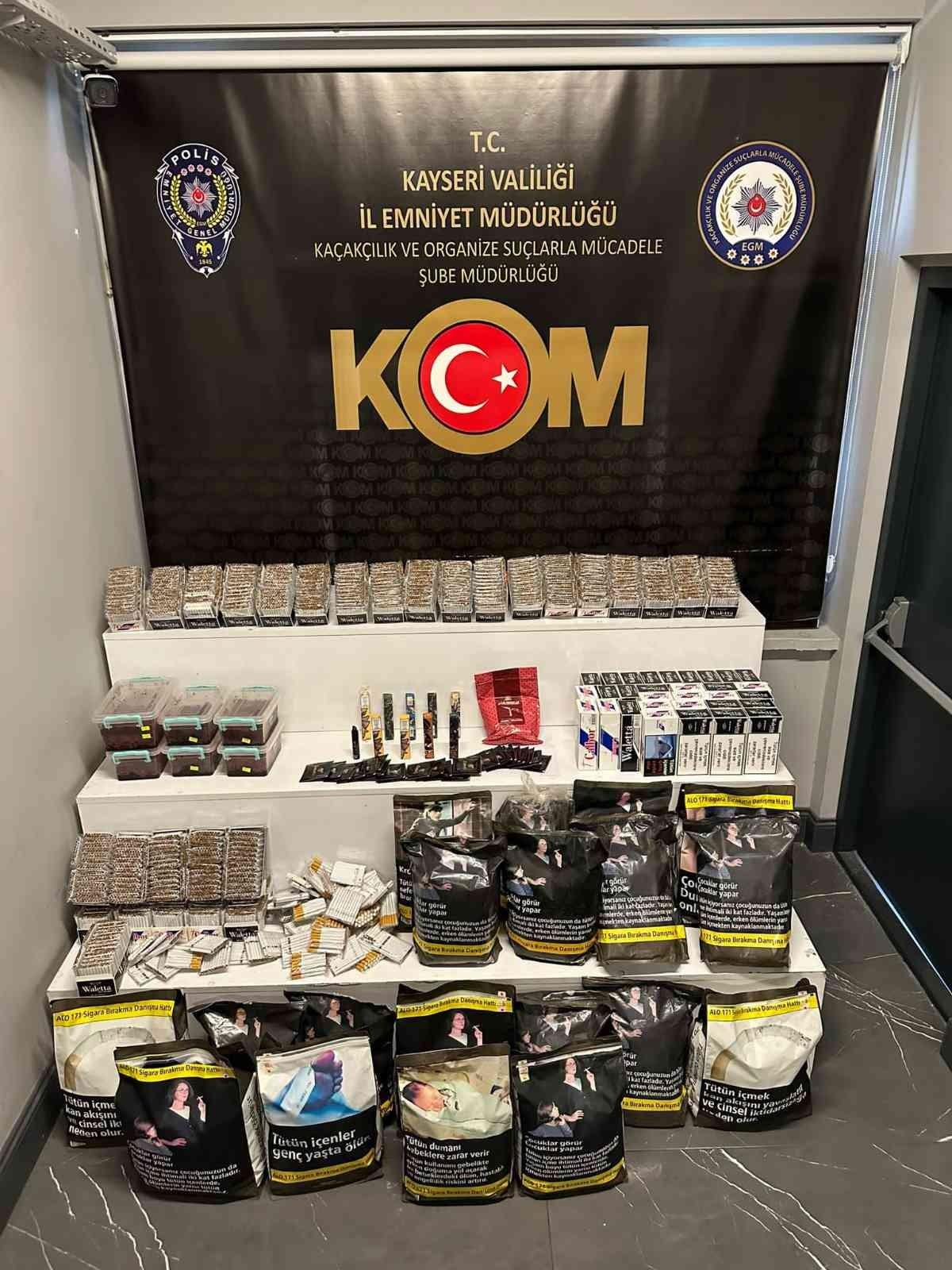 Sigara kaçakçıları polisten kaçamadı