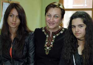 Artık iki kız kardeşin vatanı var