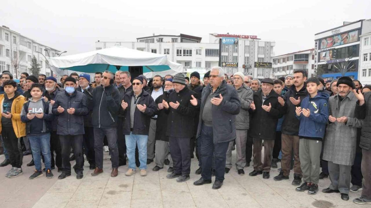 Sorgun’da Kur’an-ı Kerim’i yakma girişimi protesto edildi
