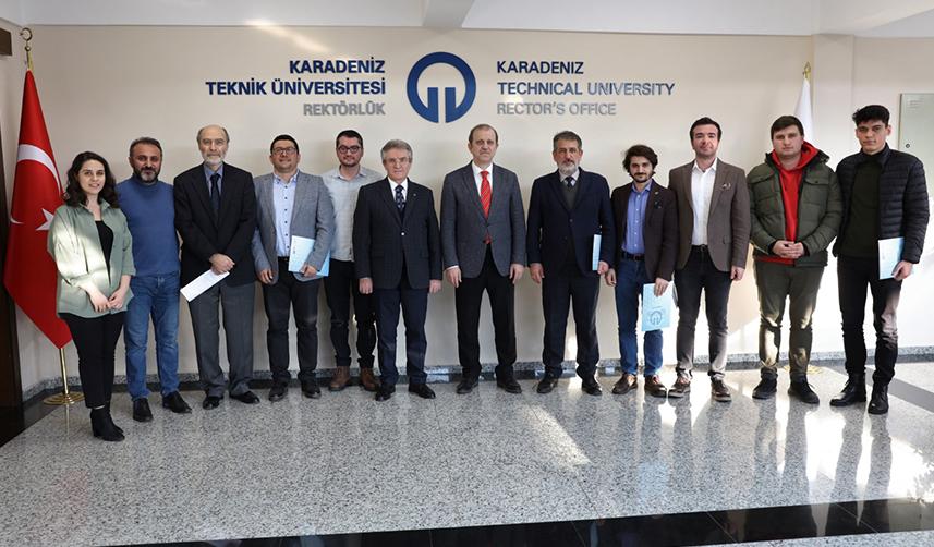 Trabzon'da KTÜ rektöründen TÜBİTAK destek programından destek alan öğrencilere tebrik