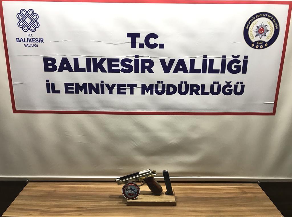 Balıkesir’de 24 aranan şahıs yakalandı
