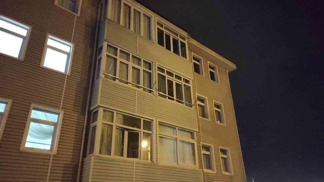 Dördüncü kattan atlayan genç hafif yaralandı