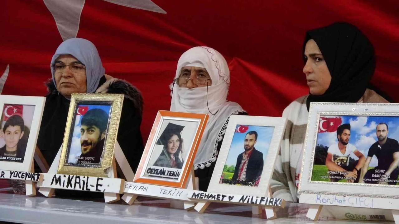 Evlat nöbeti 1.244. günde: Anne oğluna “gel” çağrısı