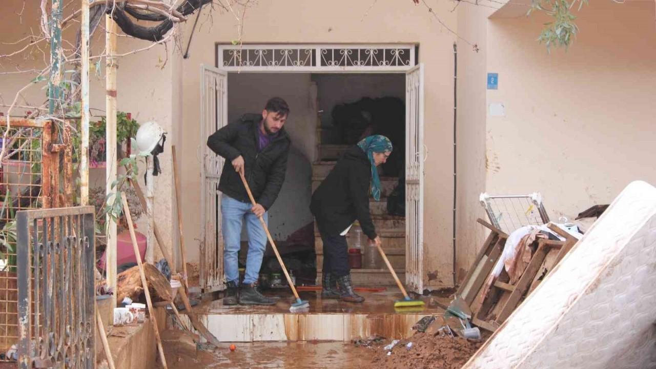 Marmaris’te selin yaraları sarılmaya başlandı