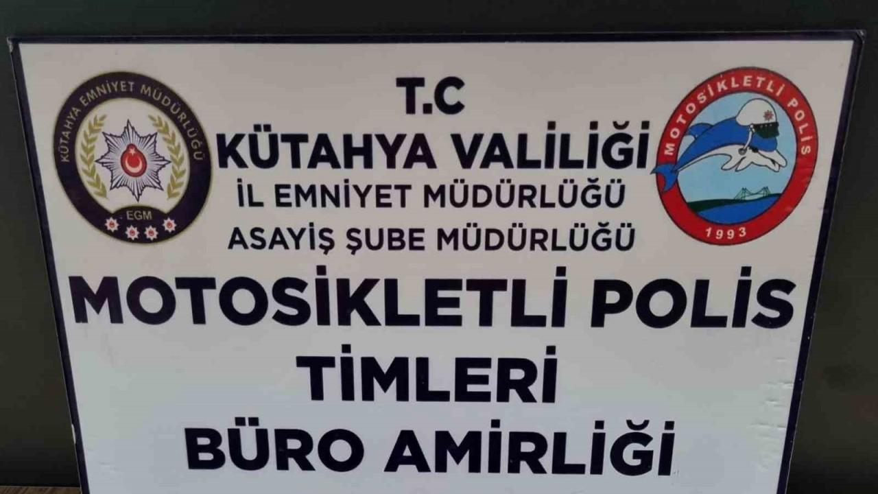 Kütahya’da bir kişinin üzerinde uyuşturucu madde ve kesici alet bulundu