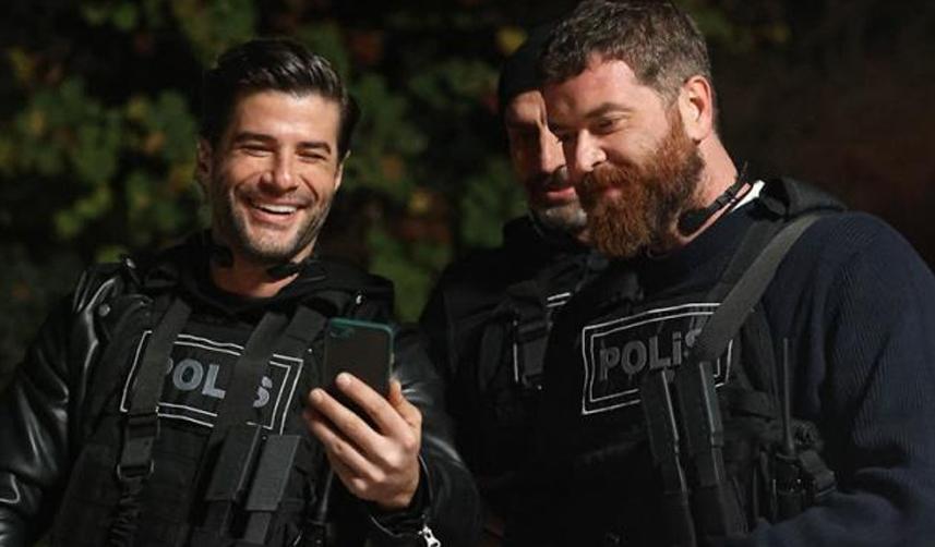 Yakışıklı oyuncu bıçak altına yattı! Diziye ara verildi