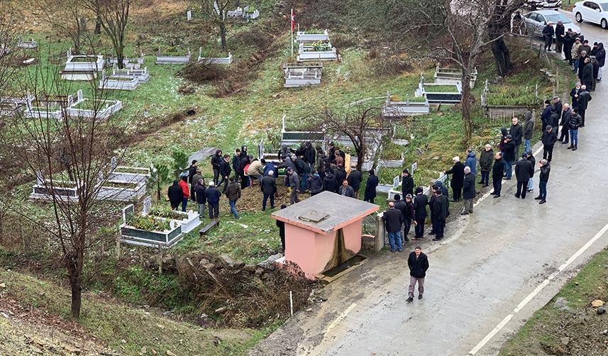 Boşanma aşamasındaki eşinin öldürdüğü Canan'ın cenazesi toprağa verildi