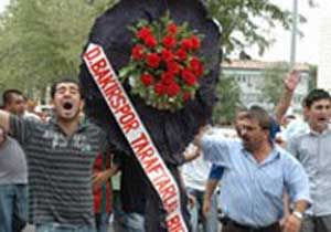 TFF'ye siyah çelenk bırakıldı