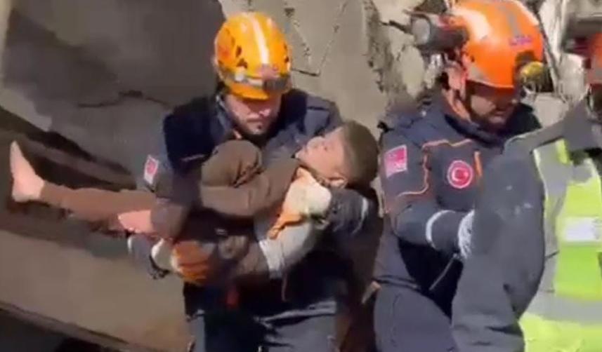 Rize'den deprem bölgelerine giden ekip 10 kişiyi enkazdan sağ çıkardı