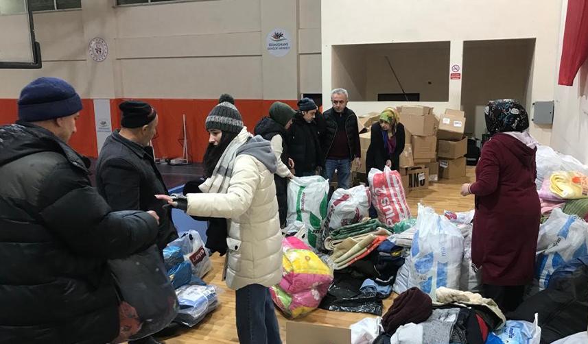 Gümüşhane'den 86 araç deprem bölgesine yardım götürdü