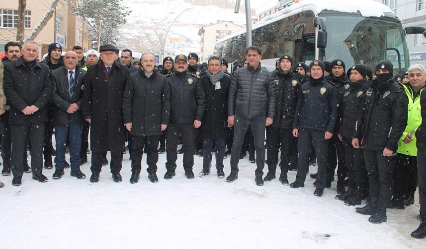 Bayburt'tan deprem bölgesine destek! 55 polis yola çıktı