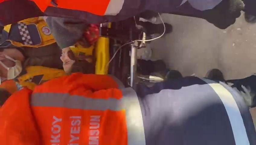 Hatay’da baba ve kız göçük altından kurtarıldı