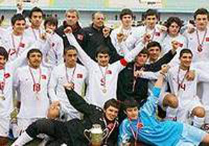 Genç Milliler toplanıyor