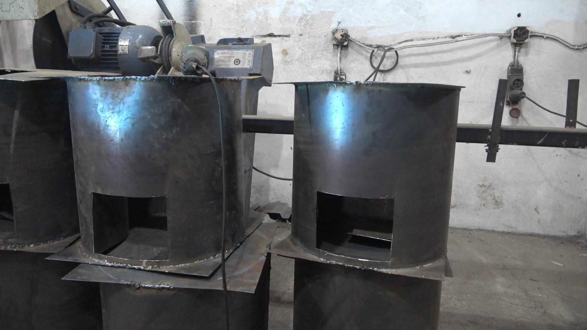 Gümüşhane’de sanayi esnafı depremzedeler için soba üretmeye başladı