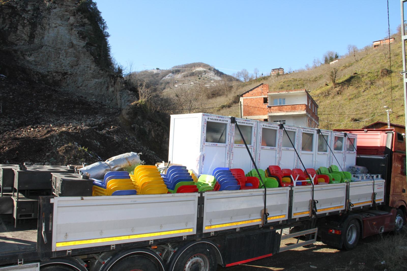 Karadeniz'den deprem bölgesine yardım seferberliği 11. günde de sürüyor