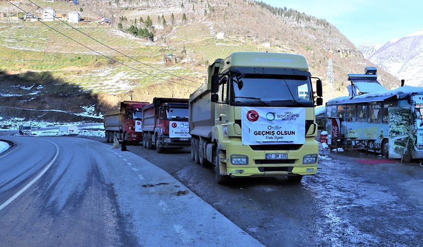 Depremzedeler için yapılan konteyner kentlerin altyapısı Ordu'dan gönderiliyor