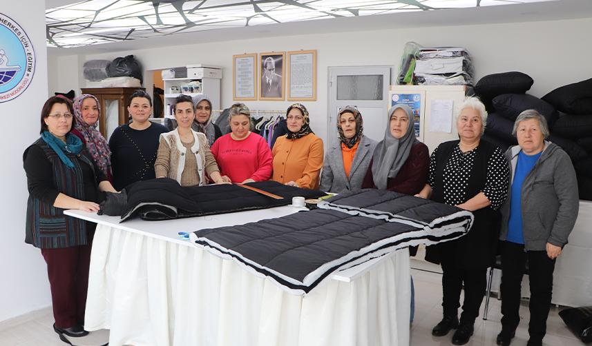 Samsun'da depremzedeler için uyku tulumu dikiliyor!