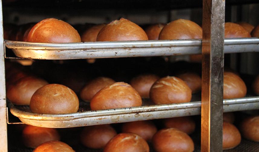 Rize'de her gün üretilen 10 bin ekmek depremzedelere gönderiliyor