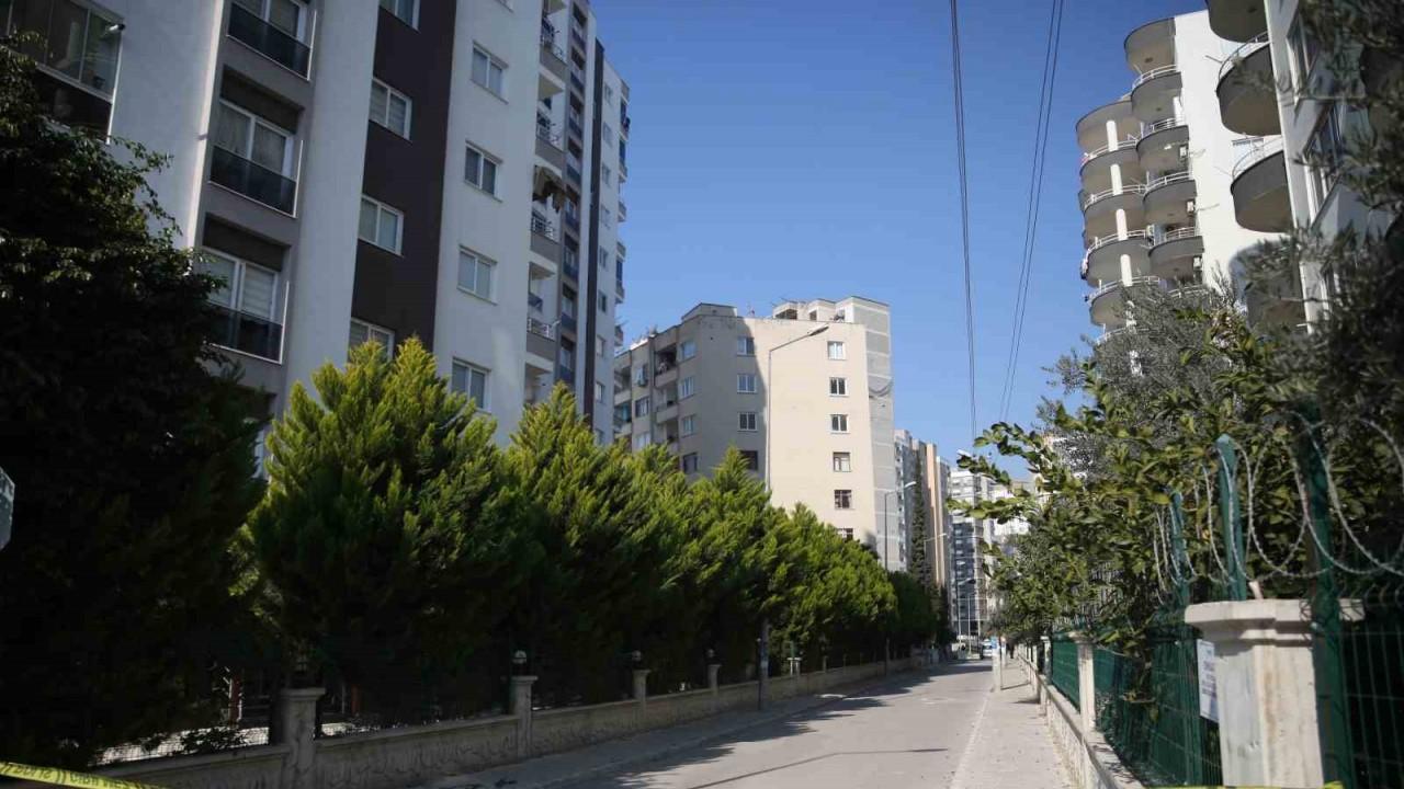 Mersin’de depremden etkilenen 3 bina boşaltıldı