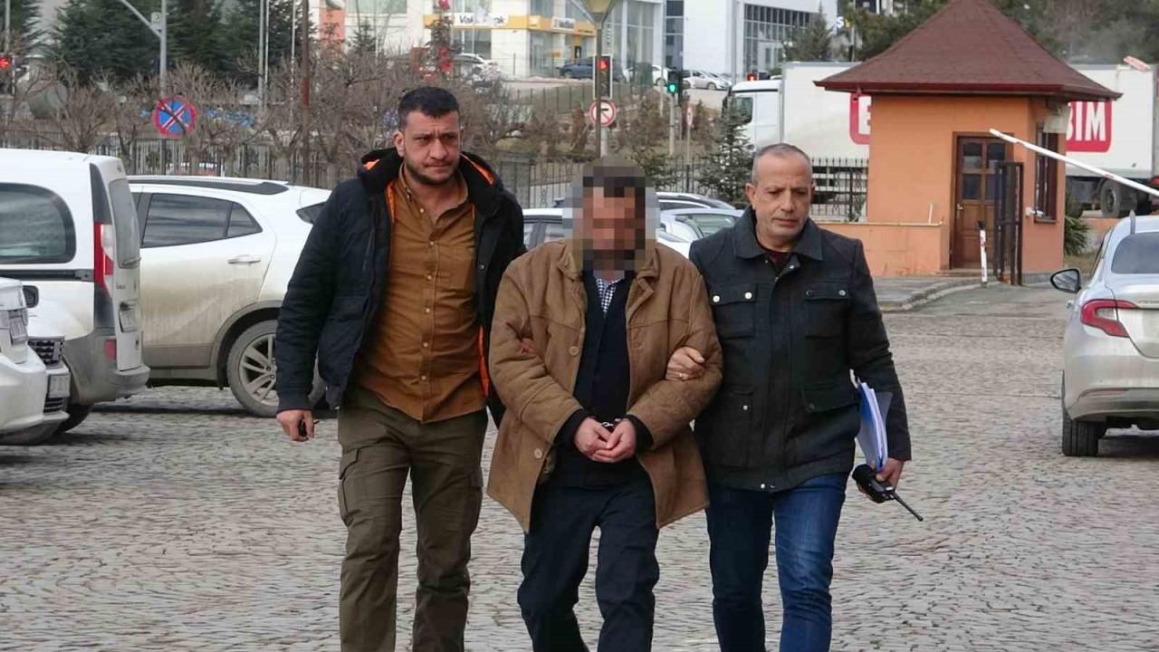 Barışmak için gittiği yeğenini bıçaklayarak öldüren şüpheli adliyeye sevk edildi