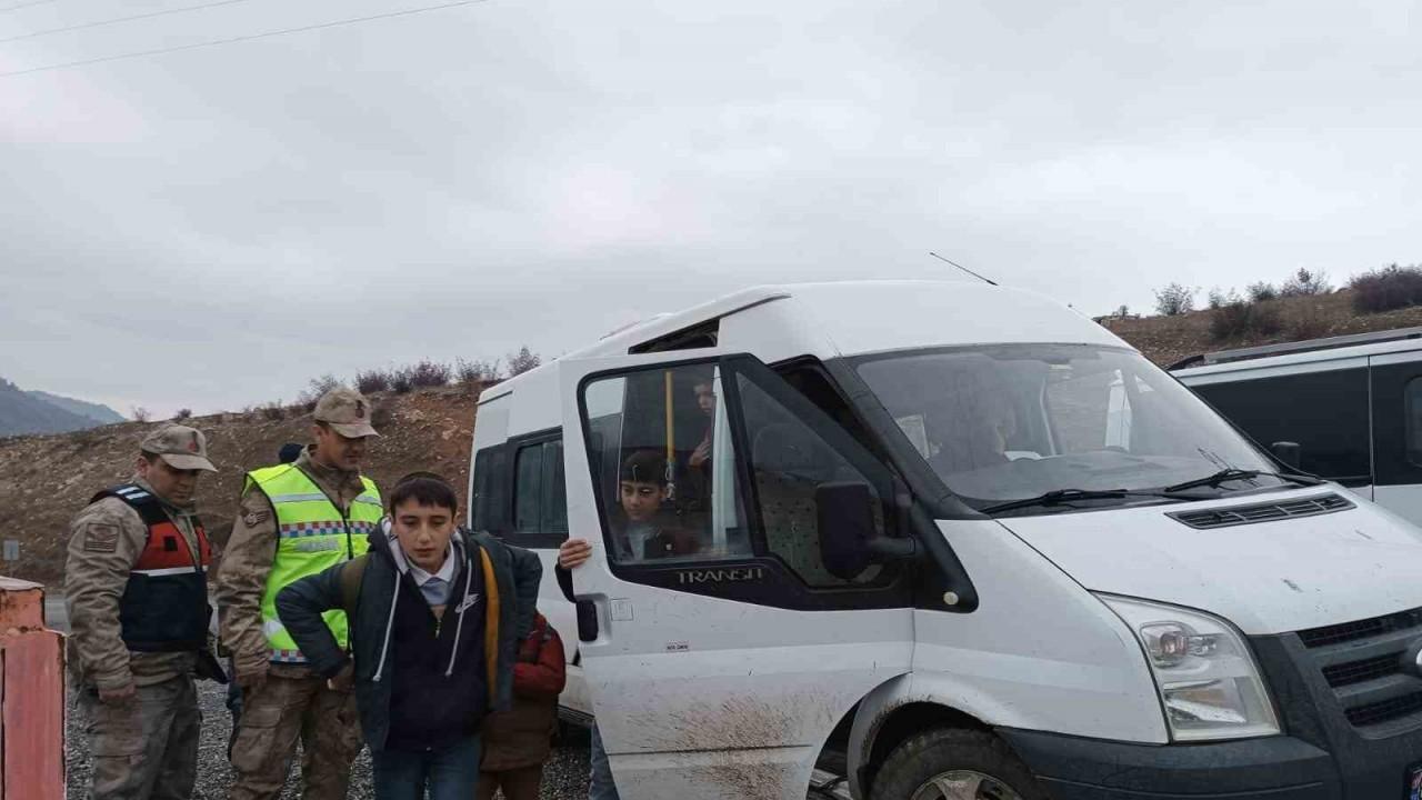 Batman’da okullar açıldı: Taşımacılık yapan servisler denetleniyor