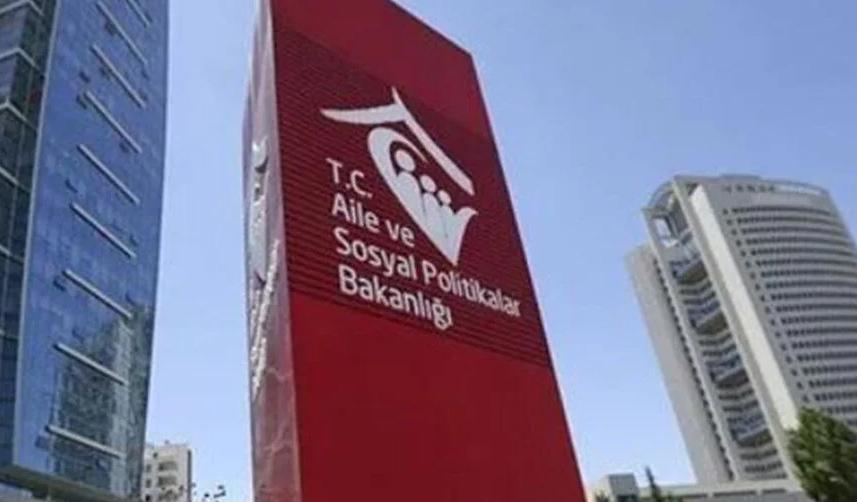 Enkazdan çıkarılan 1405 çocuk ailesine teslim edildi