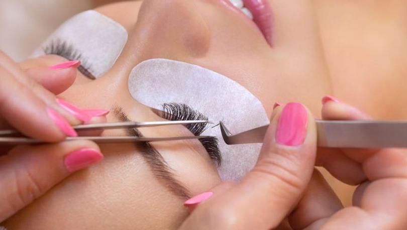 İpek kirpik nasıl kullanılır? işte kullanımı hakkında bilgiler