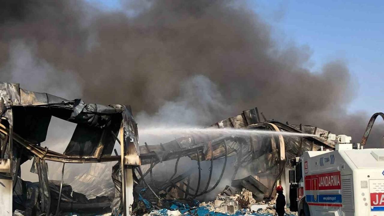 Cizre’de 6 saattir devam eden yangına TOMA’lar da müdahale ediyor