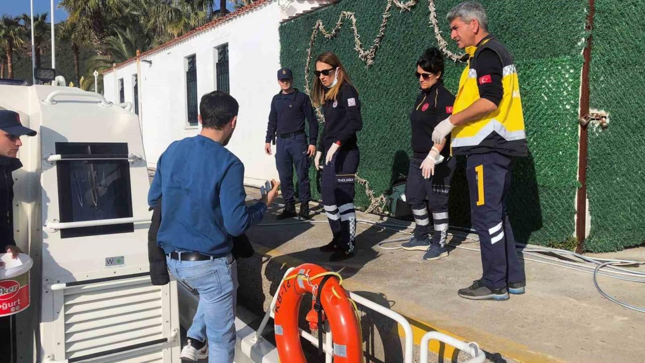 Ticari gemide rahatsızlanan vatandaşa tıbbi tahliye