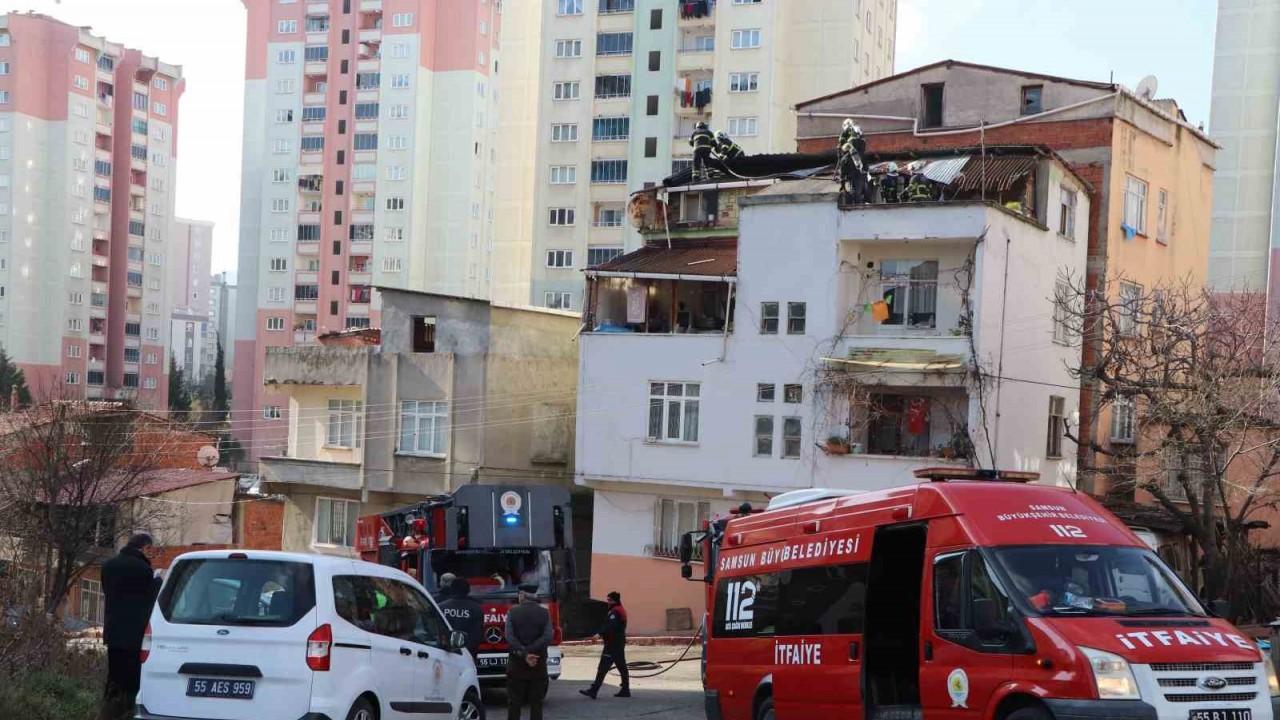 Çatı yangını korkuttu