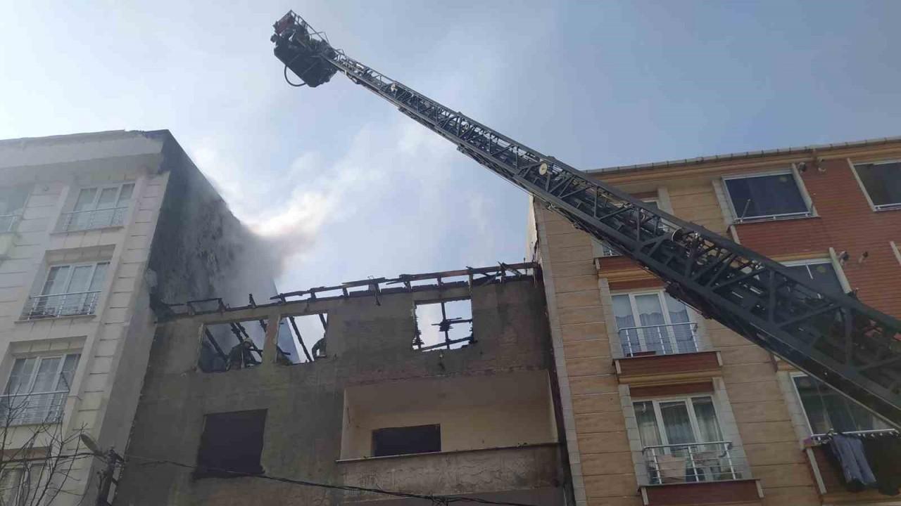 Esenyurt’ta metruk bir binada çıkan yangın 3 binaya sirayet etti