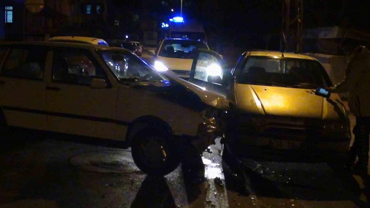 Çorum'da iki otomobil çarpıştı! 1 kişi yaralanarak hastaneye kaldırıldı