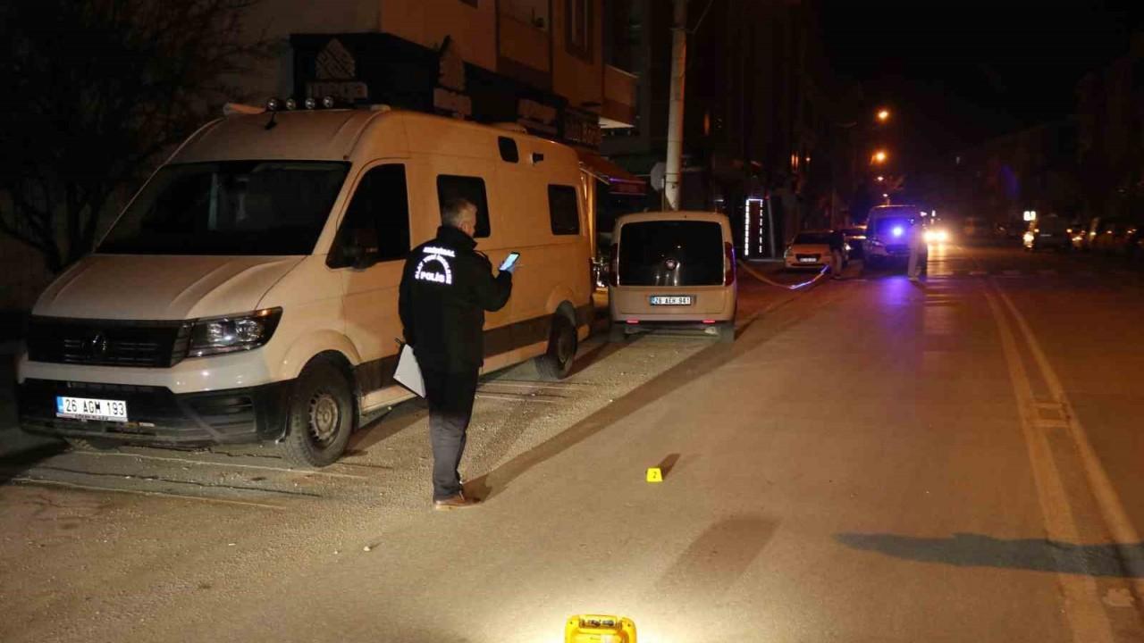 Eskişehir’de silahlı kavga: 1’i ağır 2 yaralı